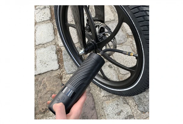 Pompe à Air Comprimé Yeep.me Smart Pump (max. 10.3 Bars - 150 Psi) 5 Pompe à Air Comprimé Yeep.me Smart Pump (max. 10.3 Bars - 150 Psi) – Image 3