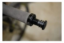 Kit De Réparation Tubeless Neatt Avec Embouts De Guidon Aluminium Noir + 5 Mèches -Entretien Réparation Route Soldes unnamed file 796